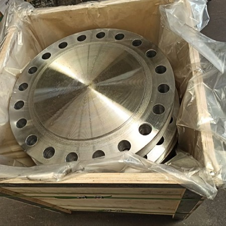 High pressure blind flange