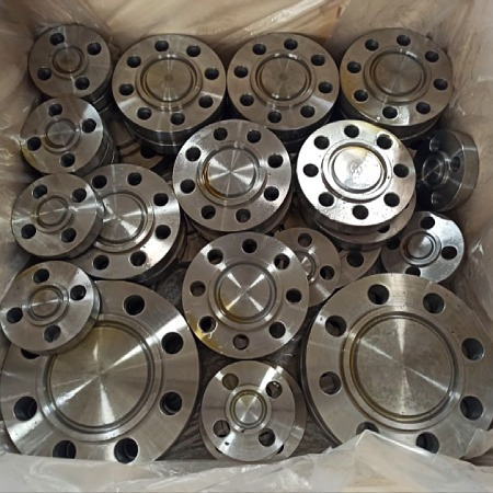 High pressure blind flange